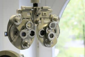 come funziona una visita oculistica a domicilio